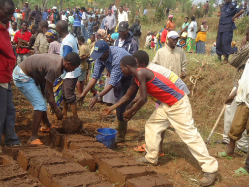 Habumbwe amatafari azubaka amazu y