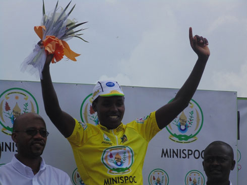 Hadi Janvier yabaye umunyarwanda wa mbere wambaye umwenda w