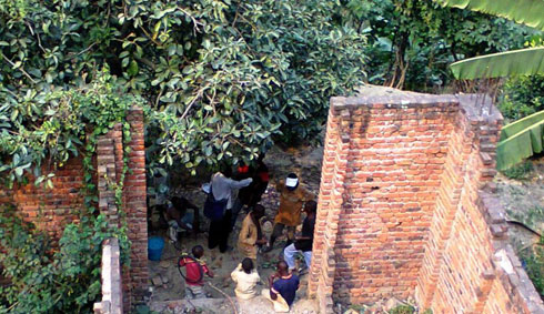 Hamwe mu hantu abana b'inzerezi bakinira urusimbi banywa n'urumogi.