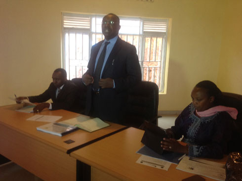 Minisitiri w'ubucuruzi n'inganda, Francois Kanimba aganira n'abagenerwabikorwa, n'abashinzwe Hanga Umurimo.