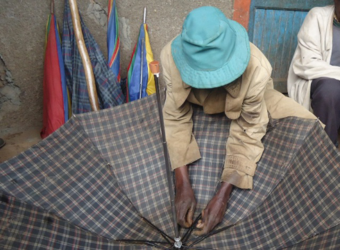 Hangariya ari gusana umutaka.