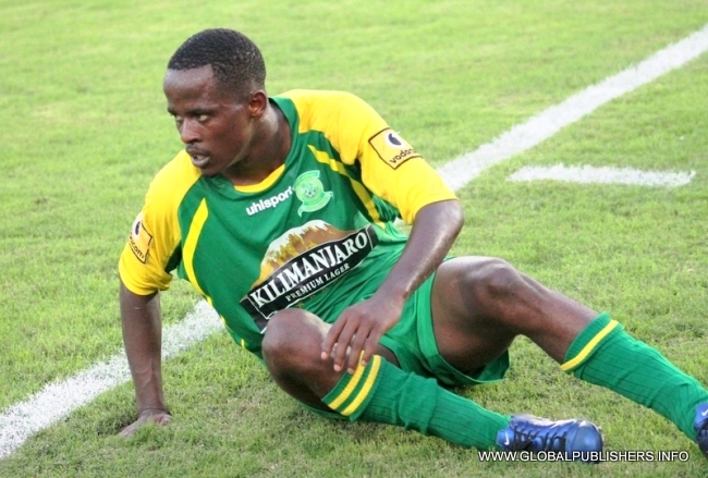 Haruna yambaye imyenda ya Yanga Africans F.C.