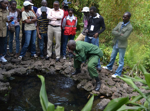 Hategekimana ati aya mazi ni meza nta ndwra atera niyo twese twinywera ni amazi ya Gihanga.