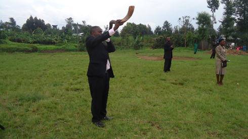 Havuzwaga ihembe mu rwego rwo guha Imana icyubahiro.