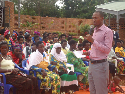 Umukozi w'inama y'igihugu y'abagore, Patrick Hodari, avuga ko uburinganire atari uguhimana cyangwa guhora.