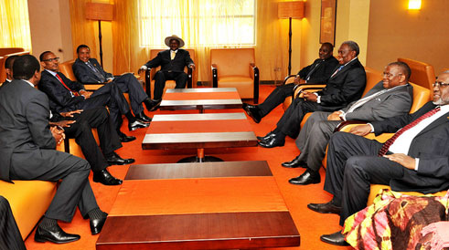 Ba perezida Kagame na Kikwete barongera guhurira mu nama yaguye y'abakuru b'ibihugu bigize ICGLR 