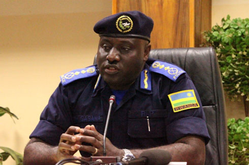 IGP Emmanuel K. Gasana, umuyobozi wa Polisi y'igihugu.
