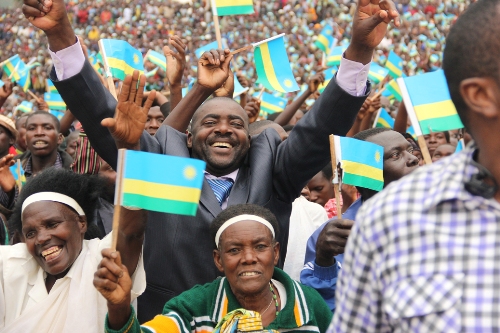 Abaturage bari bishimiye uruzinduko rw'Umukuru w'igihugu ku buryo byanagaragaraga ku maso yabo.