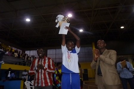 INATEK ishyikirizwa igikombe.