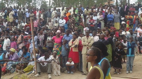 Abaturage bitabiriye uyu muhango ari benshi.