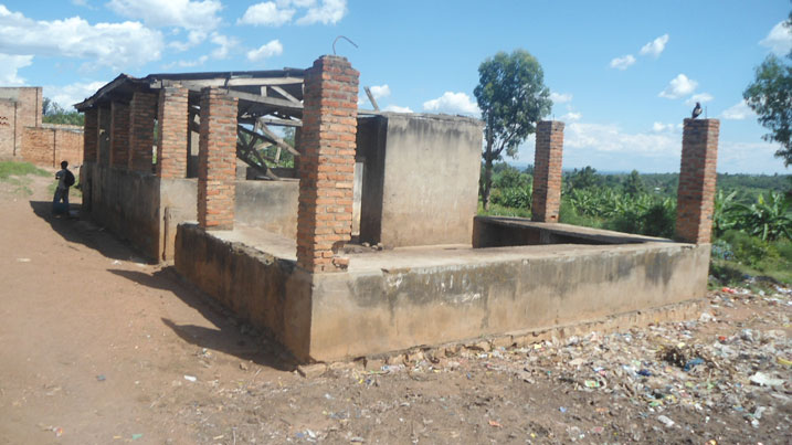 Ibagiro rya Ruhuha rifite umwanda riranashaje.