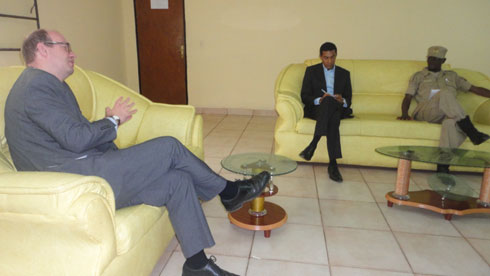 Ibibazo byinshi bya Ambasaderi Ben Llewellyn byibanze ku mibereho y'imfungwa n'abagororwa ba gereza ya Nyanza.