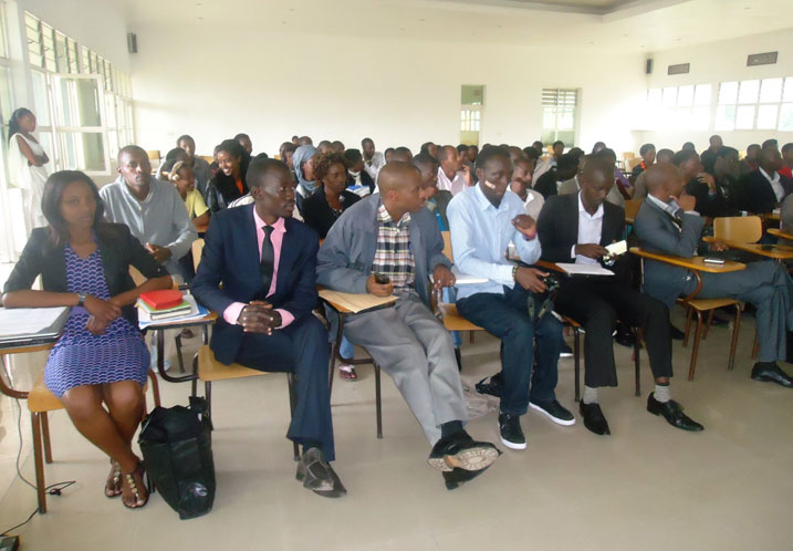 Ibiganiro mpaka byitabiriwe n'abanyeshuri benshi banafanaga ku buryo bugaragara.