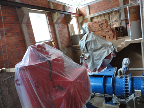 Bimwe mu bikoresho bimaze kugezwa ku rugomero rwa Rukarara II.