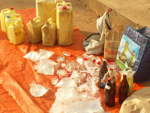 Ibintu byarimo ikiyobyabwenge cya Kanyanga bafatanwe.