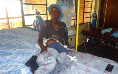 Ibyiyingoma Edisa nyirakuru wa Murigande Chris arwaje umurwaje ku bitaro i Kabgayi.