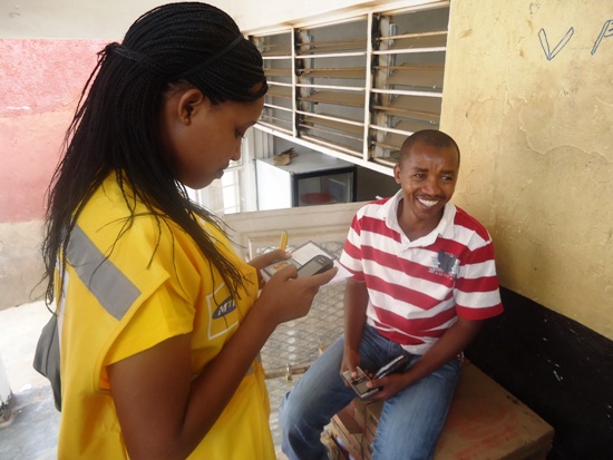 Umukozi wa MTN yandika simu kadi y