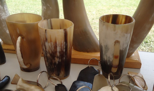 Igikombe kimwe muri ibi kigura amafaranga 2000.