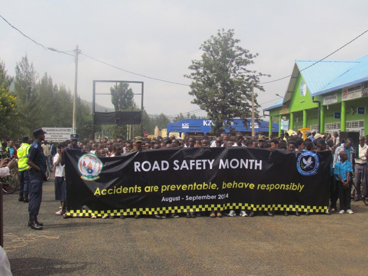 Igikorwa cyo gutangiza ukwezi kwahariwe umutekano wo mu muhanda cyatangijwe n'urugendo rwo kwamagana impanuka.