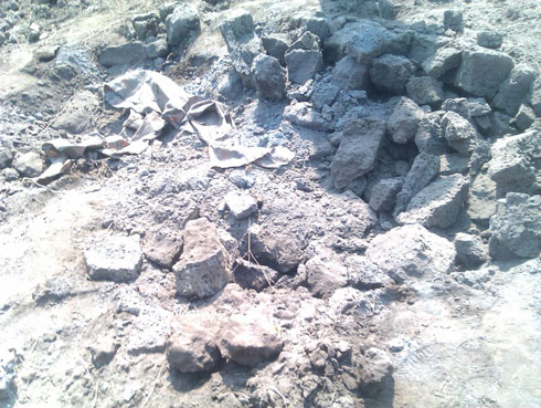 Umwobo igisasu gicukuye mu muhanda mu mujyi wa Rubavu.