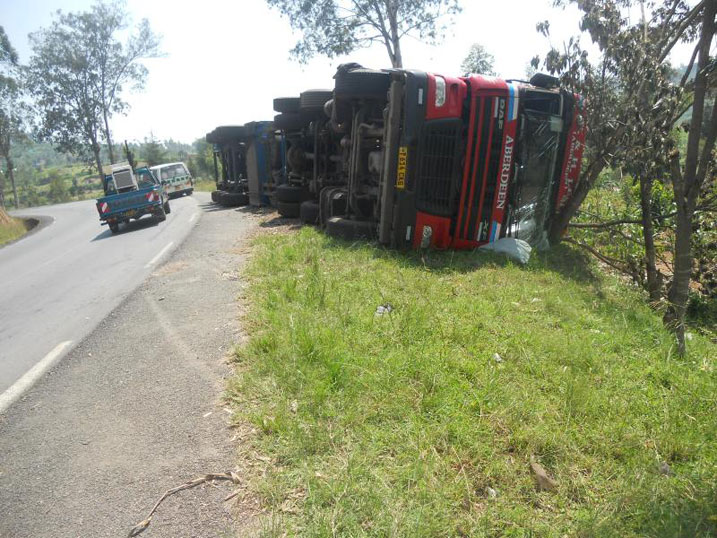 Ikamyo yakoze impanuka yageze mu ikorosi ita umukono.