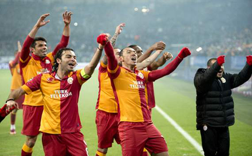 Ikipe ya Galatasalay yasezereye Schalke 04 ku bitego 4-3.