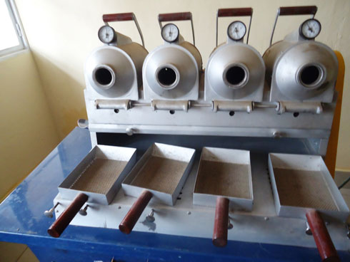 Imashini ikaranga kawa mbere yo mbere yo kuyisya.