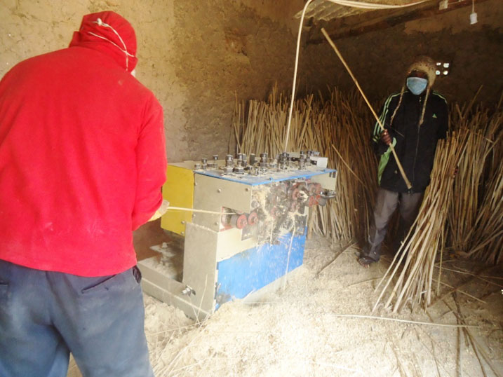 Imashini nyinshi zitandukanye zikoreshwa mu ruhererekane rwo kugira ngo umugano uko wakabaye uze kuvamo kirida cyangwa se imishito.