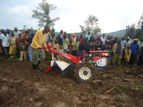 Iyi mashini nto irimo gusanza intabire.