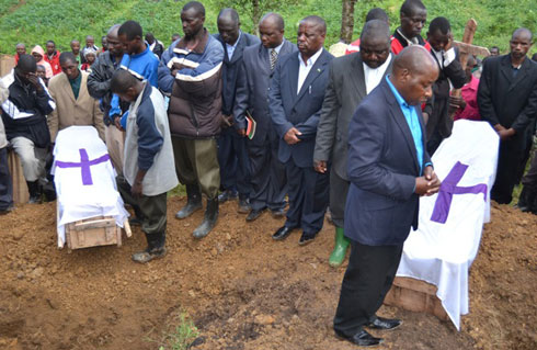 Imibiri y'abagwiriwe n'urusengero yashyinguwe hafi y'urusengero rw'Abapantekote rwa Kirambo.