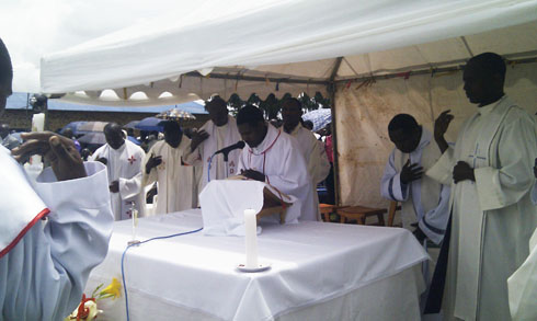 Imihango yo gushyingura yabimburiwe n