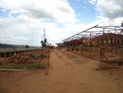 Imirimo yo kubaka iri soko imaze igihe yarahagaze.