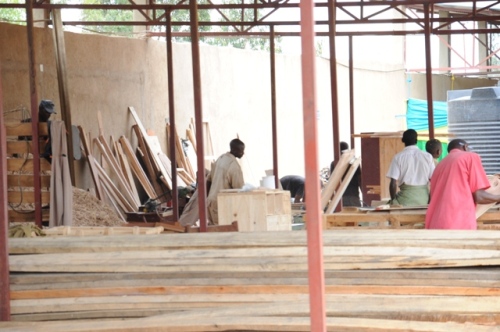 Abakorera akazi ko kubaza muri iri soko bemeza ko kubona imbaho bitakiravuna nka mbere.