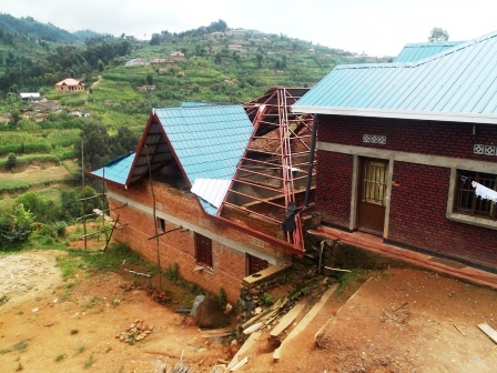 Imirimo yo gusakara iyo nyubako yabaye ihagaze by