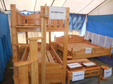 Harimo n'ibikoresho by'ubukorikori.