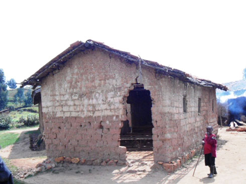 Imwe mu nyubako abana bigiramo ishobora kubagwaho igihe icyo ari cyo cyose.