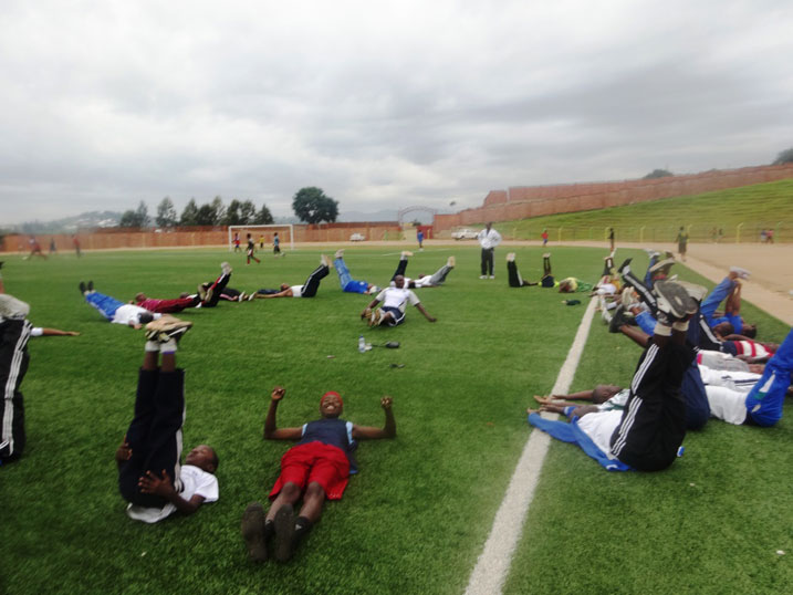 Imyitozo ngororamubiri mu kibuga cya Stade ya Muhanga.