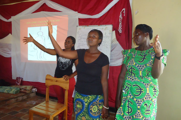 Bigishijwe no kugorora ingingo zindi z'umubiri ku buryo ufite ubumuga abasha kugira ibyo akora abatitaweho batabasha.