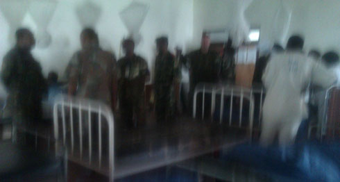 Ingabo za EJVM mu bitaro bya Rubavu, ifoto yafashwe bigoronye (foto S.Sebuharara).