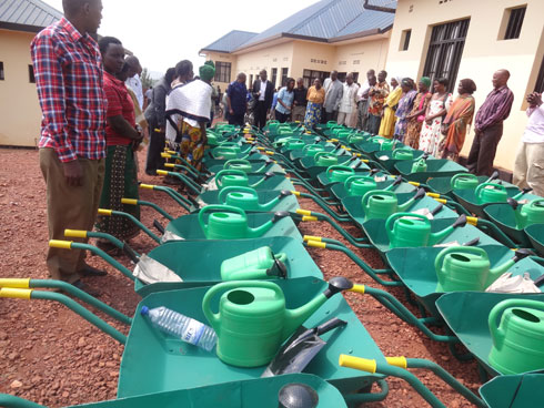 Ingorofani zahembwe abahinzi ntangarugero.