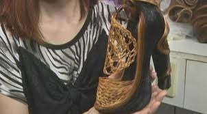 Urukweto rukozwe mu misatsi. 