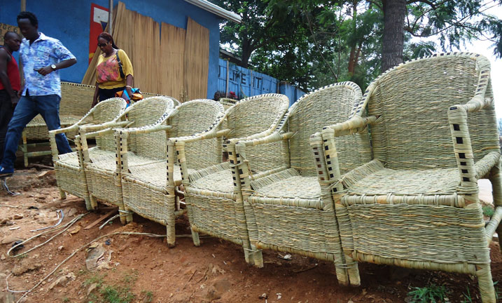 Izi ntebe ziboshywe mu rufunzo ngo zoshobora kuramba imyaka 10 zitarangirika kandi zirahenduka.