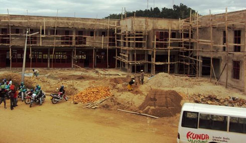 Inyubako ya Koperative Ubumwe Bwishyura ubwo yubakwaga muri 2011.