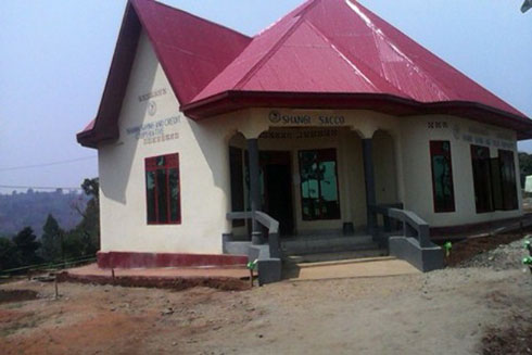 Inyubako ya Koperative Umurenge SACCO ya Shangi.