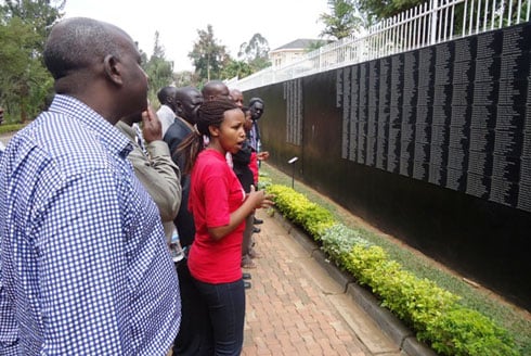 Abashinzwe umutekano mu bihugu bitandukanye bya Afurika banabonye amazina ya bamwe mu bazize Jenoside yakorewe Abatutsi, amaze kwandikwa ku rwibutso rwa Kigali.