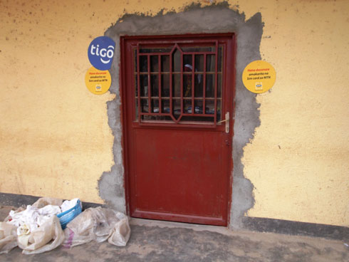 Inzu bacururizagamo irafunze kuko nta bicuruzwa bikirimo