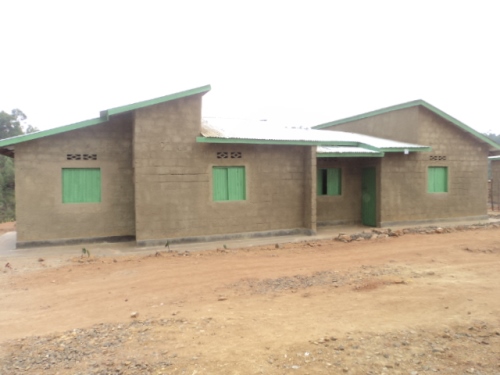 Inzu imwe ituwemo n'imiryango ibiri.