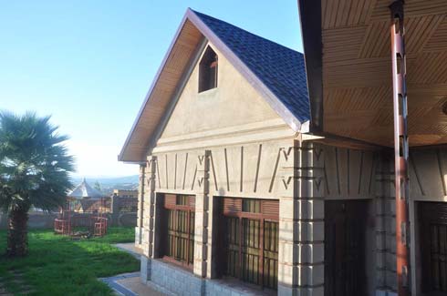 Inzu yabereyemo ayo mahano.