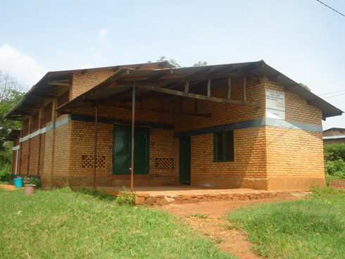 Inzu ya koperative Imbaraga ifungiraniyemo indangamuntu zirenga ijana.