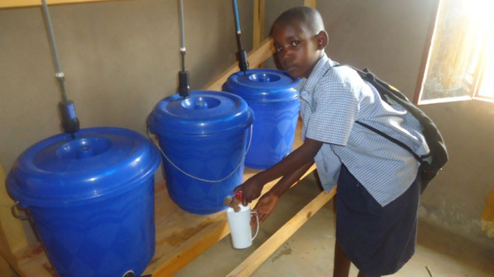 Iradukunda Vanessa azi ingaruka zo kunywa amazi mabi.